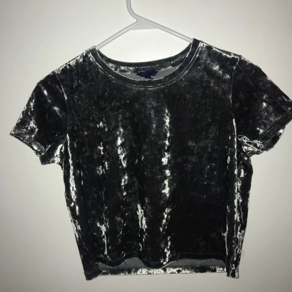 NEW CROP TOP VELVET SHIRT